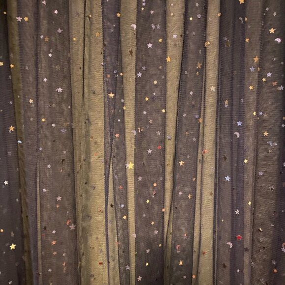 Elegant Black Starry Skirt - Picture 2 of 4